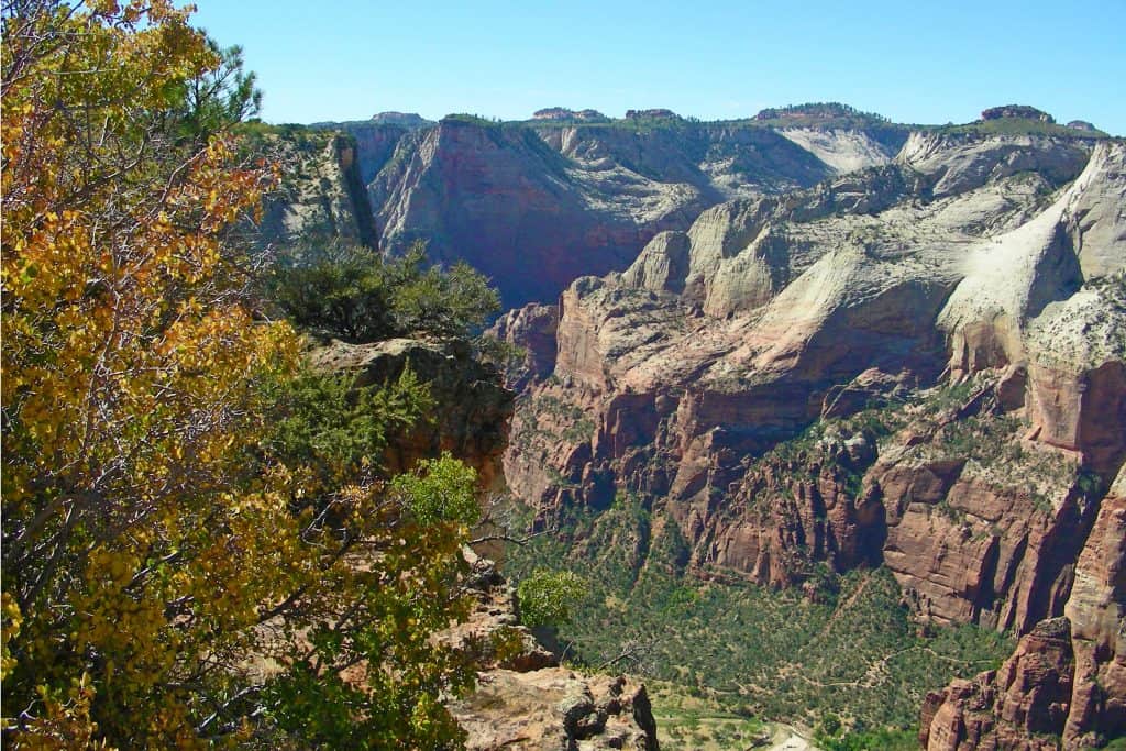 Guide to 13 great Hikes in Zion National Park in Utah! Hikes highlighted include Angels Landing, The Narrows, and Emerald Pools. #zionnationalpark #hikes #narrows #angelslanding #emeraldpools
