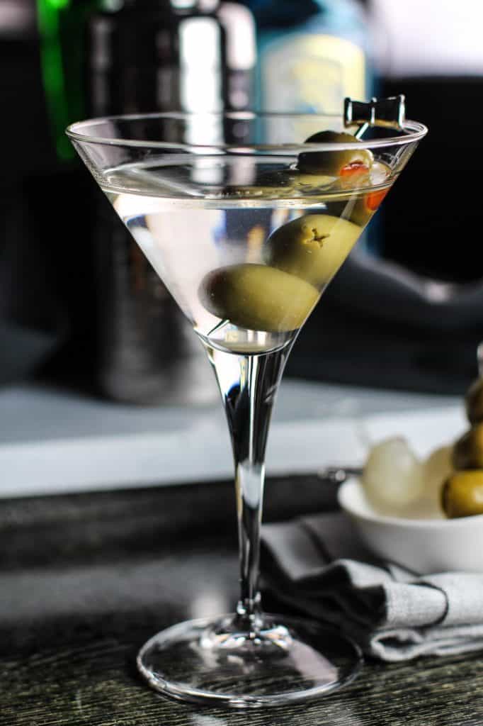 How to make a Classic Martini Cocktail 