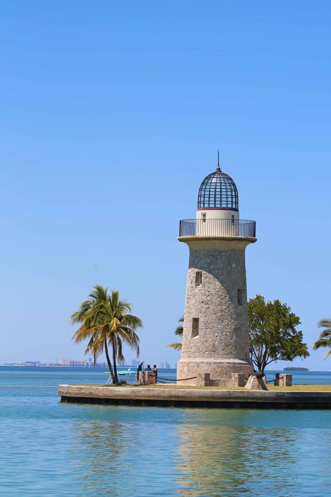 Plan the ultimate Dry Tortugas Camping trip! Dry Tortugas National Park Camping allows you to explore forts, go snorkeling, see the night sky plus much more #drytortugas #nationalpark #camping @thefloridakeys