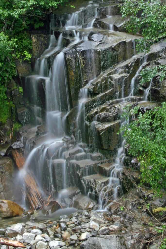 things to do at Mount Rainier National Park in Washington. This park is close to Seattle and makes a great bucket list road trip destination for those living in the Pacific Northwest. Activities include Hiking, visiting Reflection Lakes, Visit the Historic Paradise and Longmire Areas, lodging and camping. 