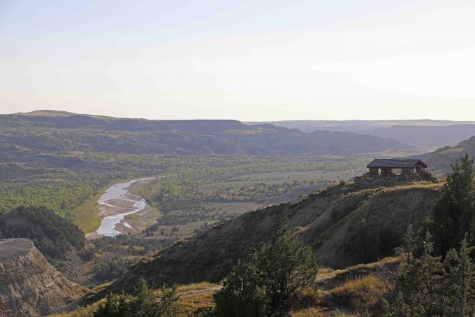 Knife River Indian Villages National Historic Site is located in North Dakota. Here you can learn about the Hidatsa people and have an opportunity to explore an earthlodge! #kniferiverindianvillages #kniferiver #northdakota #nationalpark