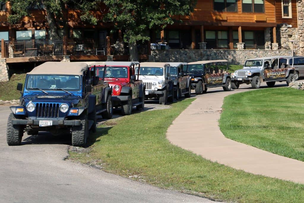 Things to do Custer State Park in South Dakota include hiking, exploring Sylvan Lake, camping, staying in a cabin or one of the several park lodges, taking the wildlife loop and driving the needles highway #custerstatepark #needleshighway #custer #sylvanlake