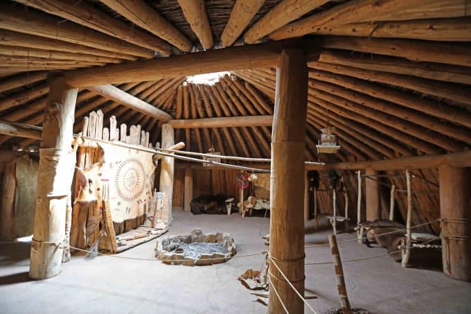 Knife River Indian Villages National Historic Site is located in North Dakota. Here you can learn about the Hidatsa people and have an opportunity to explore an earthlodge! #kniferiverindianvillages #kniferiver #northdakota #nationalpark