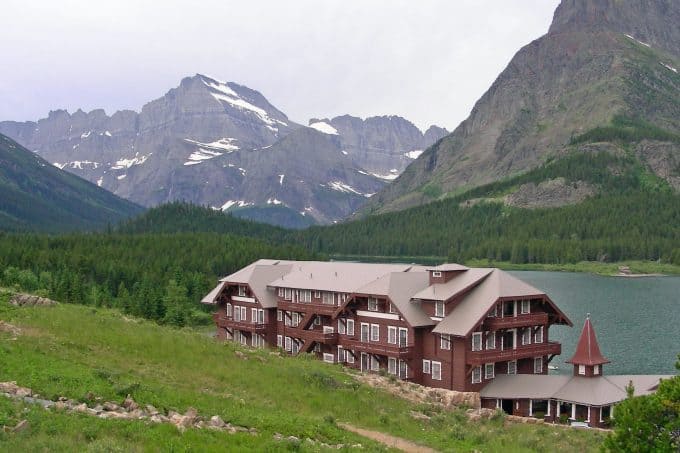 The ultimate guide to help you select your Glacier National Park Lodge, Hotel, Chalet or Cabin! #Glacier #lodge #hotel #cabin #chalet