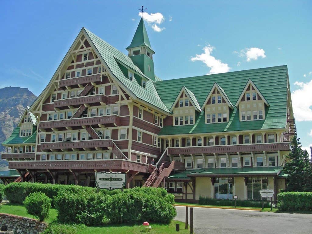 hotels near glacier national park - glacier park lodge