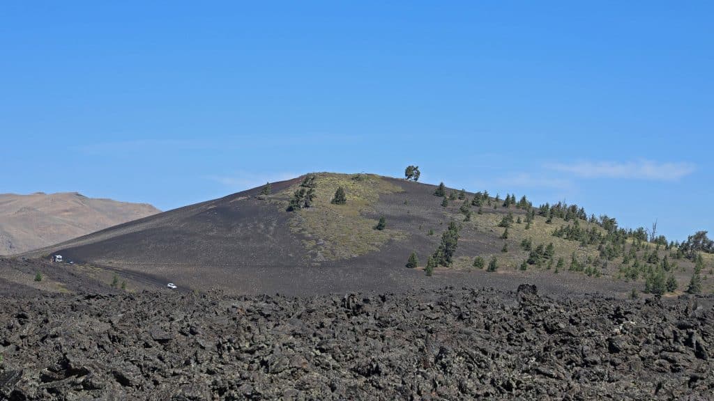 Check out things to do at Craters of the moon like camping, hiking and seeing fascinating geology from lava, spatter cones and the Great Rift #CratersoftheMoon #Idaho #nationalpark #lava #preserves