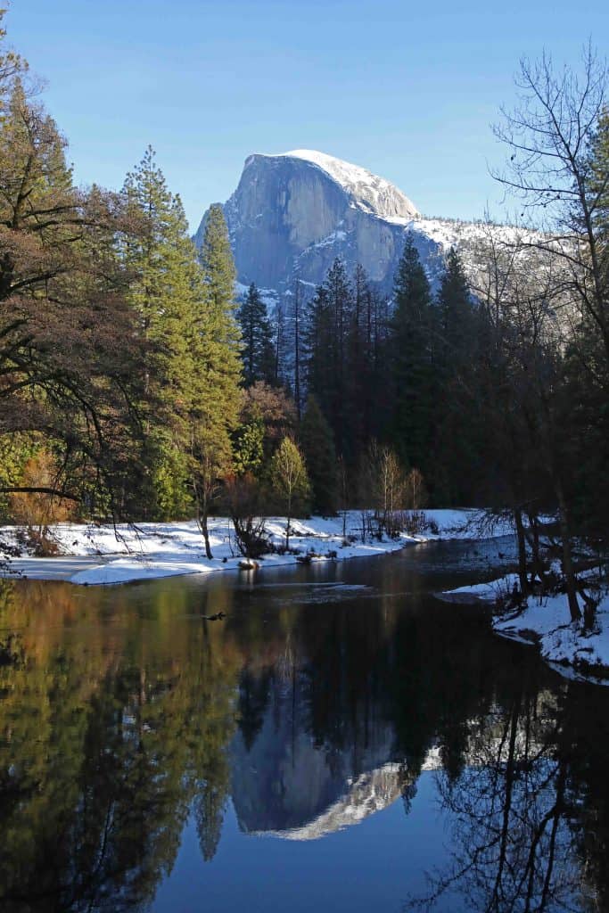 Things to do at Yosemite National Park in the winter including skiing, snowshoeing and much more! #Yosemite #nationalpark #winter #thingstodoin