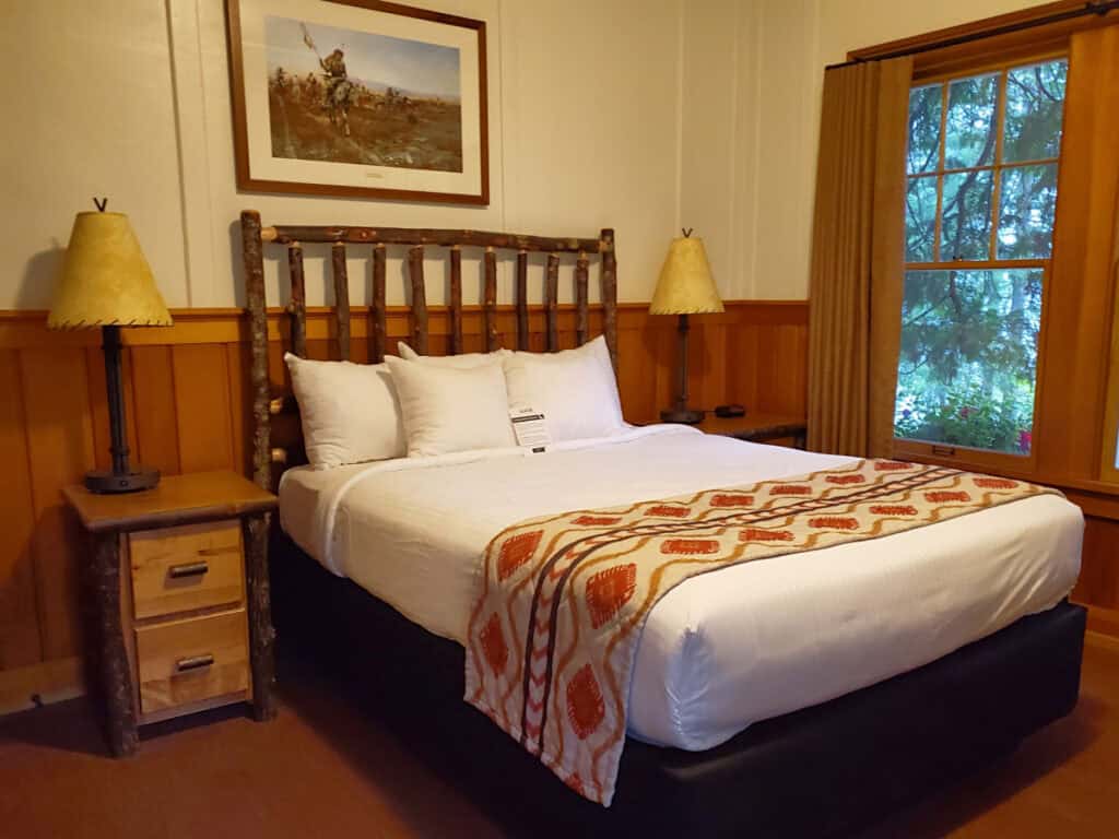 Cabin 6 at Lake McDonald Lodge