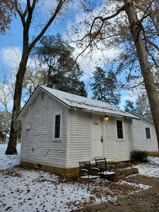 Mammoth Cave Cabins And Lodging Park Ranger John