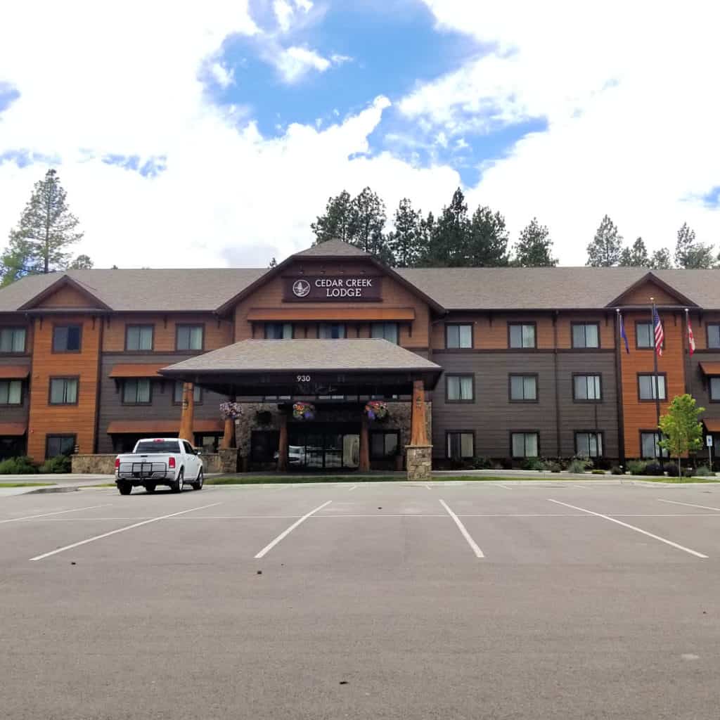 Cedar Creek lodge Columbia Falls, MT