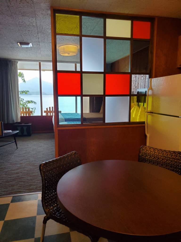 Kitchen table aand retro vibe inside room at The Village Inn at Apgar