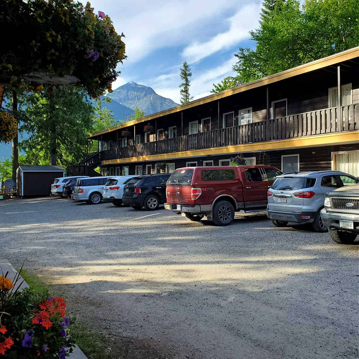 Motel Lake McDonald Glacier National Park