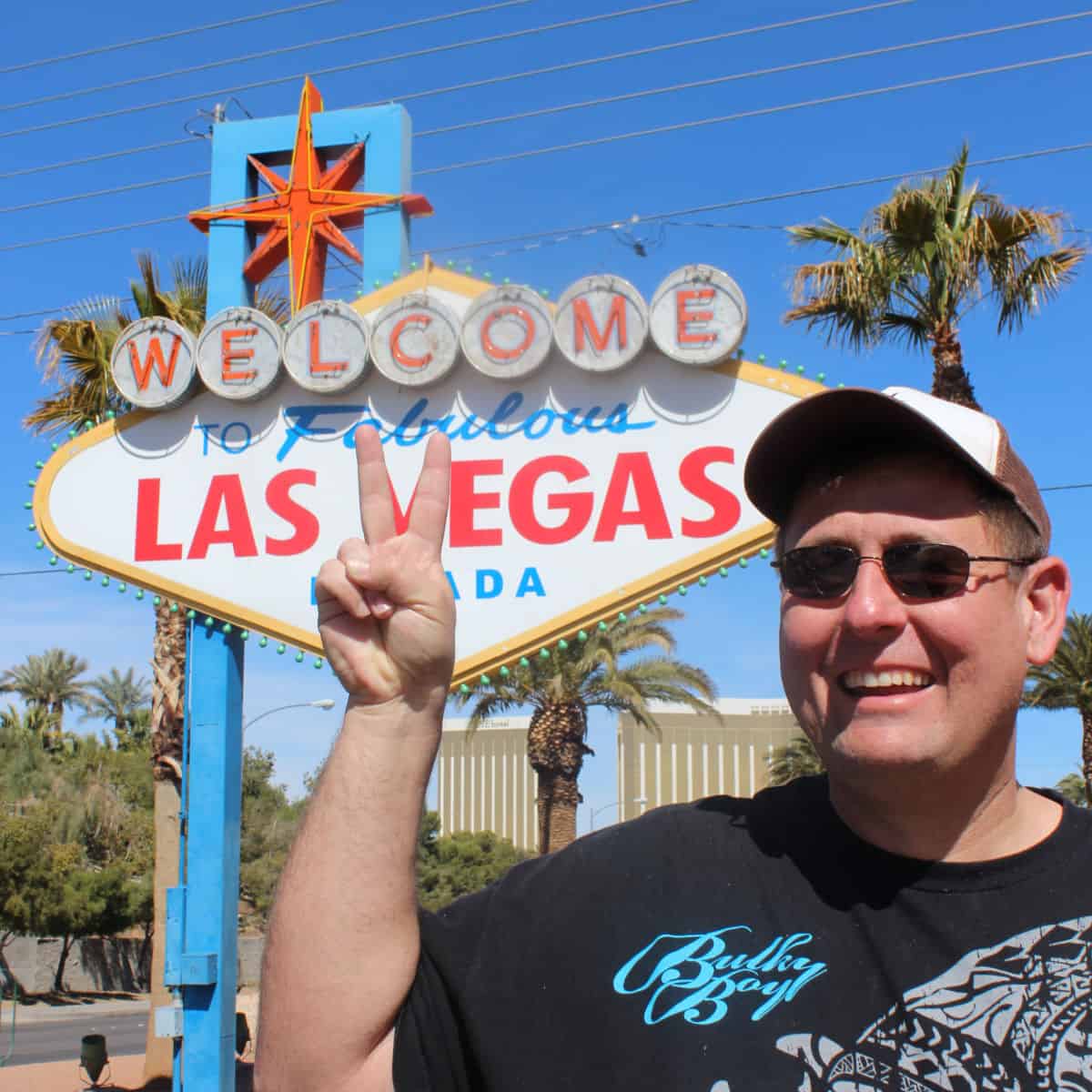 ParkRangerJohn in front of the Welcome to the Fabelous Las Vegas Sign