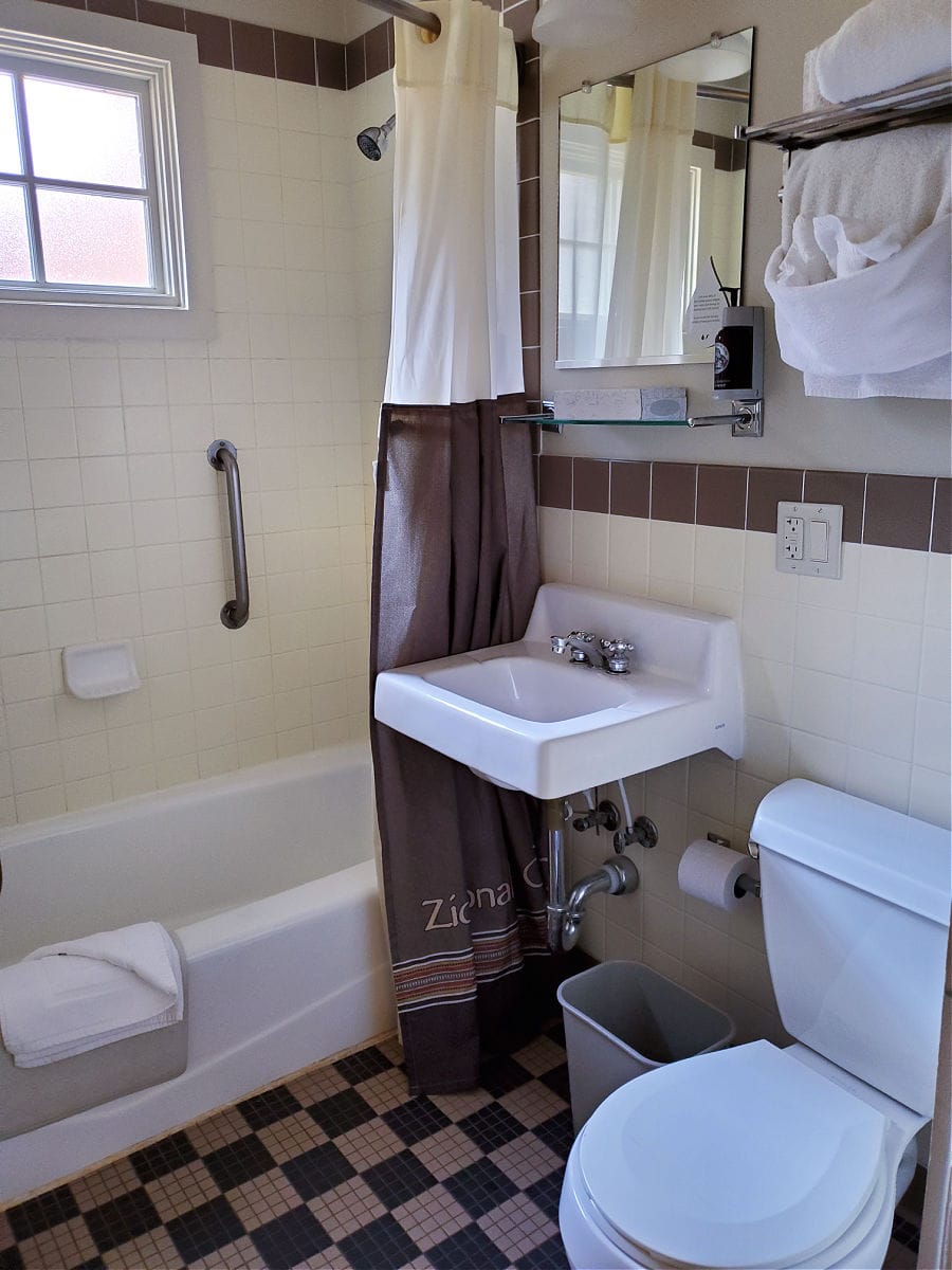 Full bathroom in the Zion Lodge Cabins