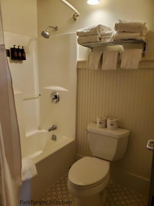 Old Faithful Snow Lodge Yellowstone National Park {Video} Park