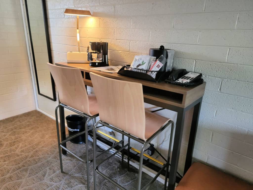 amenities in Yavapai Lodge room 7027