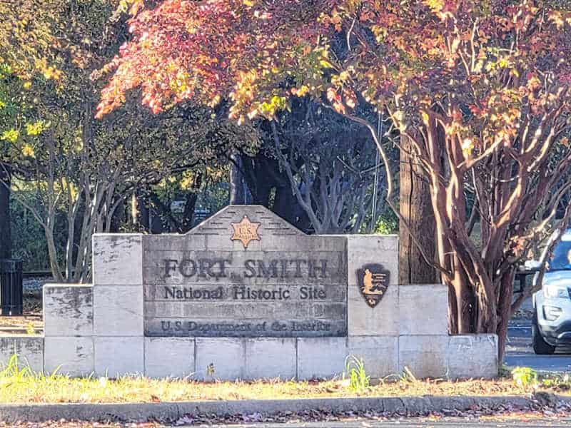 Entrance sign for Fort Smith National Historic Site