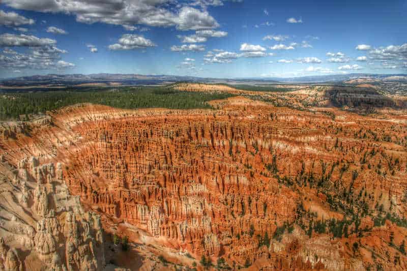 Scenic view of Bryce Canyon Amphitheater with hoodoos in Bryce Canyon National Park