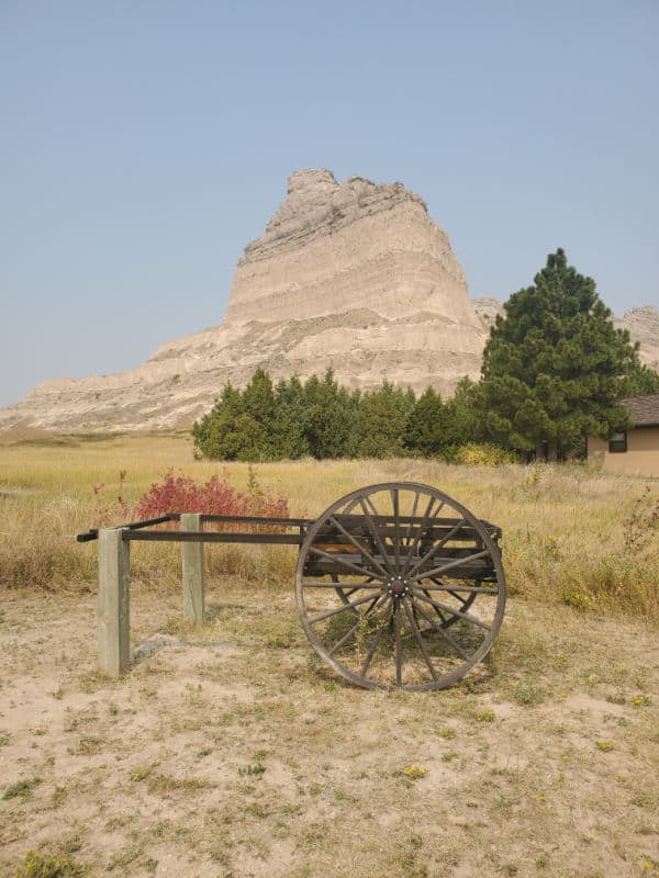 Historic Cart in front of Scotts Bluff National Monument
