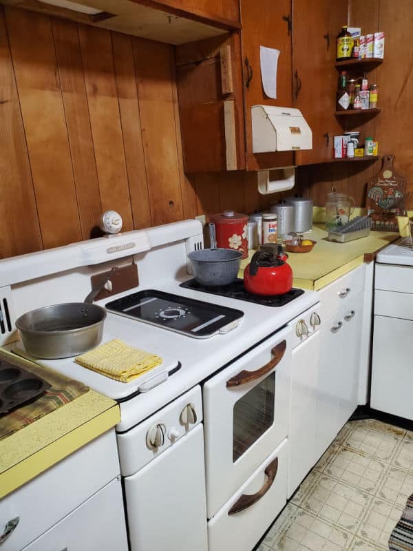 Historic kitchen in Oakland Plantation at Cane River Creole NHP