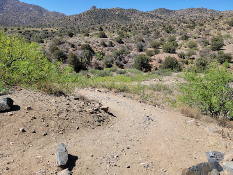 Start of the 1.5 mile trail to the visitor center from the main parking area in Fort Bowie NHS