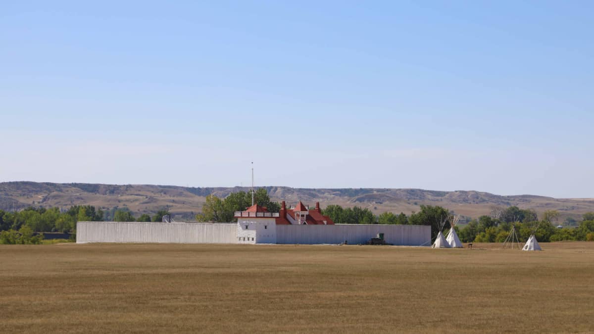 Exterior of Fort Union Trading Post with teepees