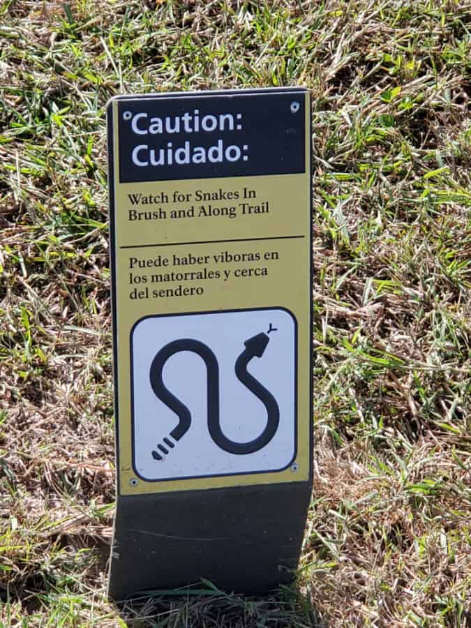 Snake warning sign for Palo Alto Battlefield Trail