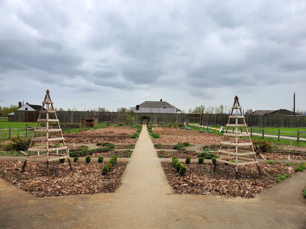 Garden area in front of Fort Vancouver