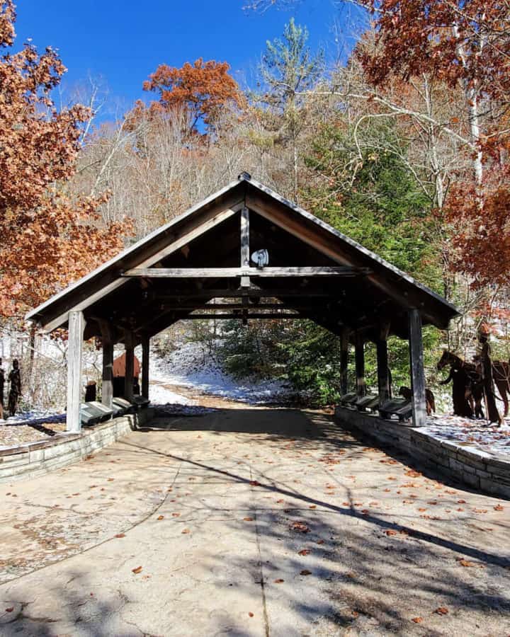 Discover Seven different National Parks in Kentucky like Cumberland Gap in the photo