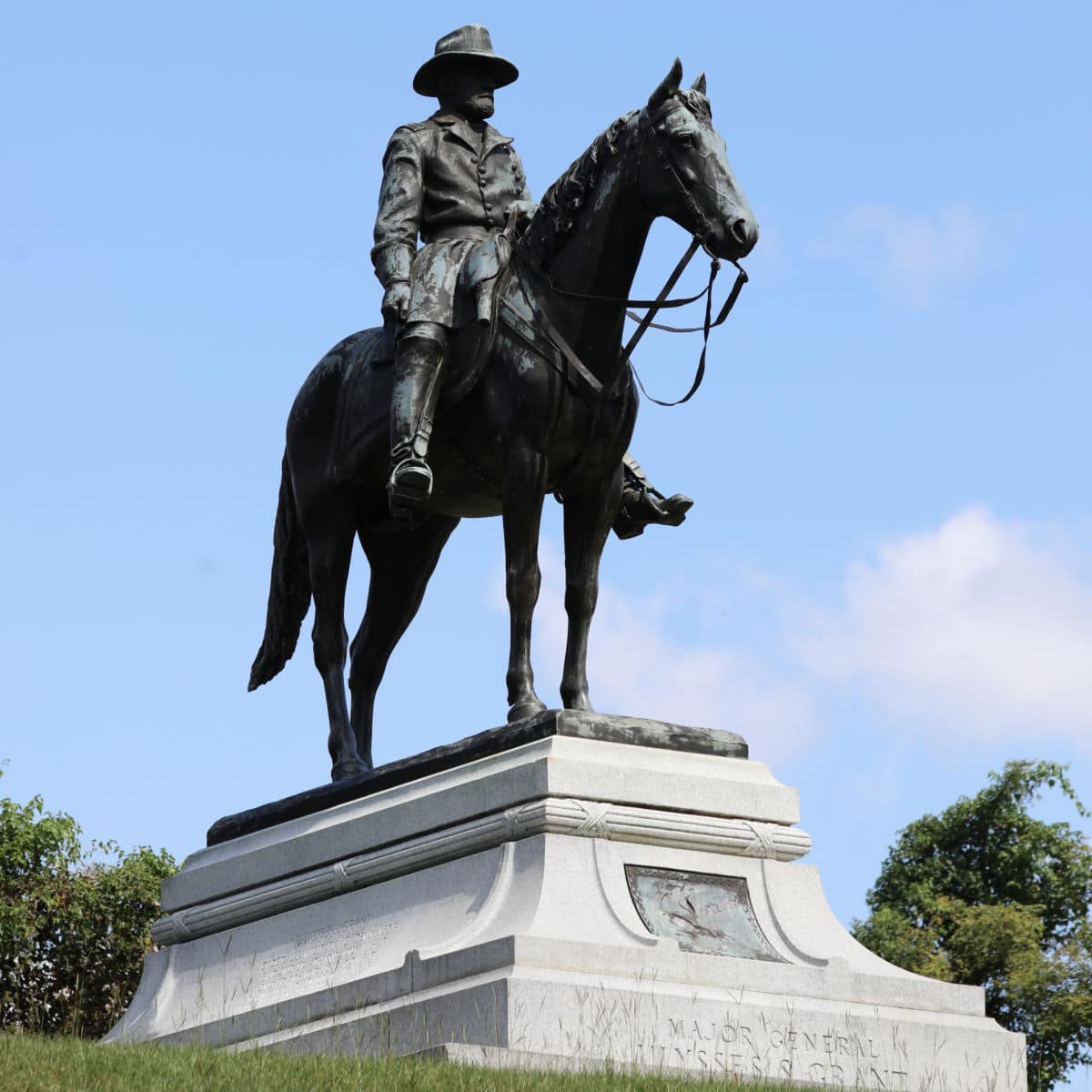 Monument with Major General Ulysses S. Grant riding a horse at Vicksburg National Military Park