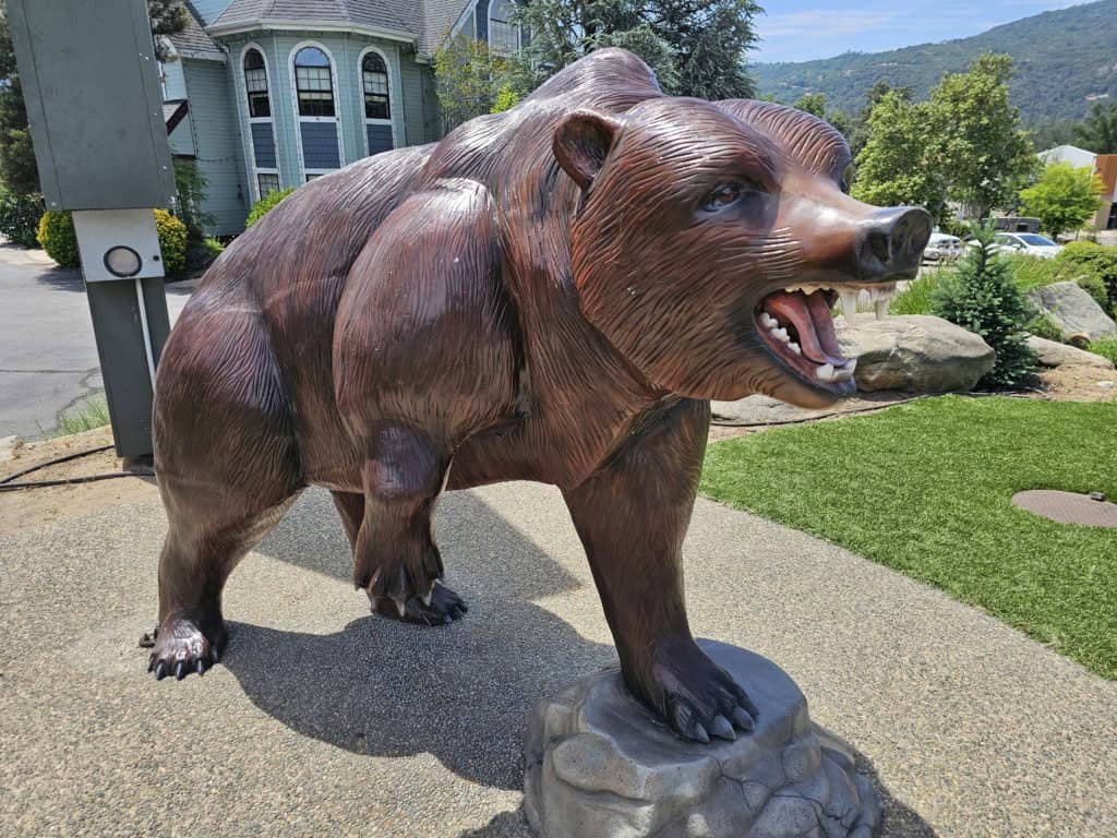carved bear that talks in Oakhurst