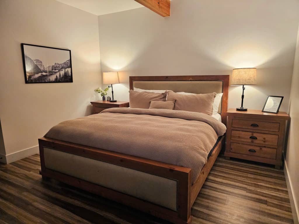 Bed in Four Daughters Inn