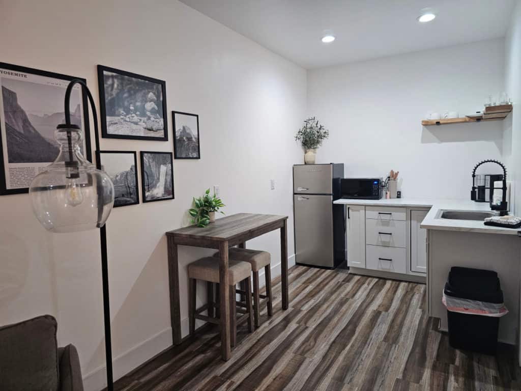 Kitchenette area in the Four Daughters Inn