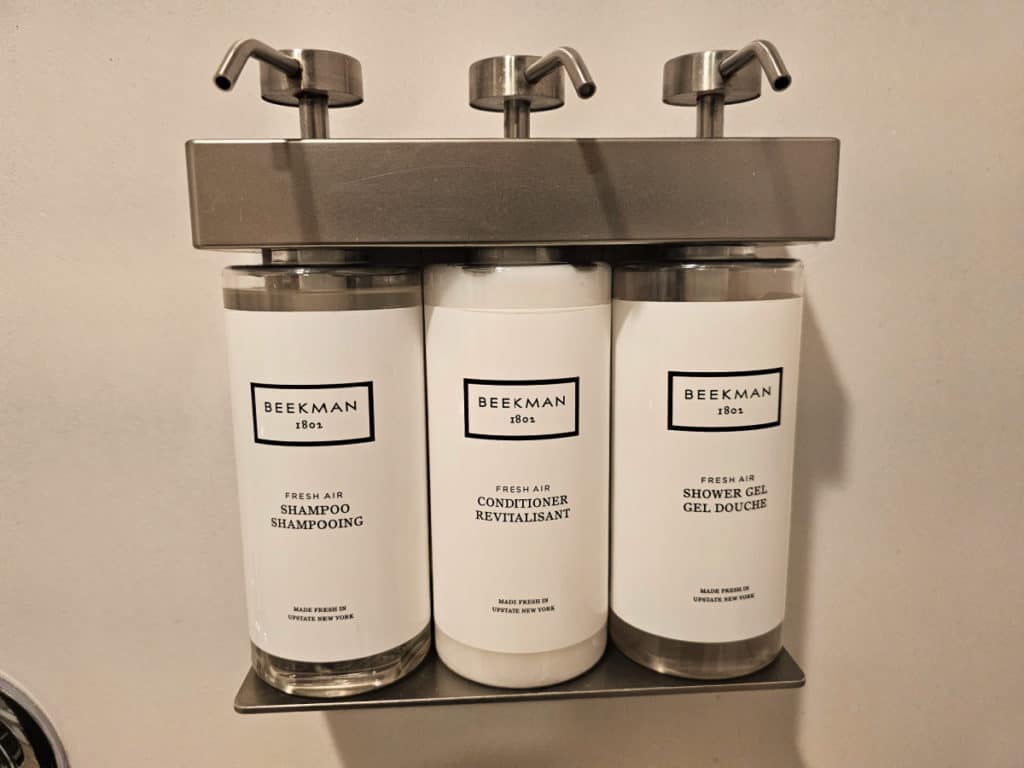 Toiletries like shampoo, conditioner and shower gel included at Yosemite Southgate Hotel & Suites